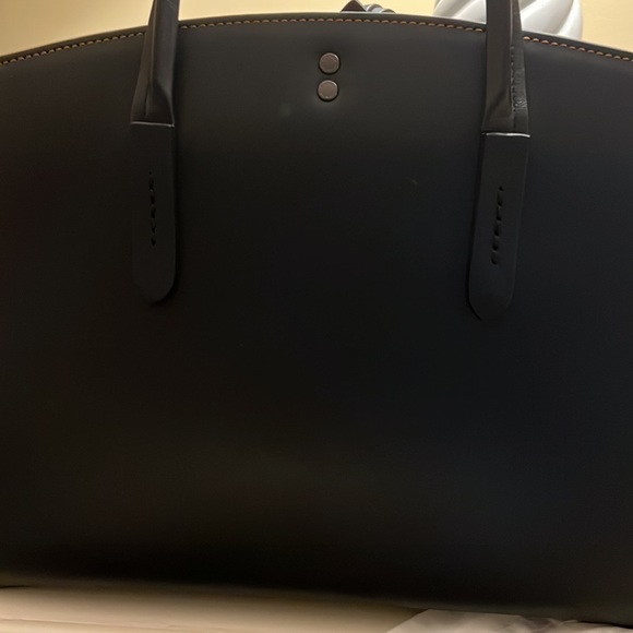 Coach Cooper  Carryall black smoke free environment rose is not included - Picture 4 of 12